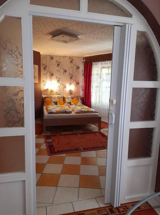 Gyöngyvirág Apartment Romhány Exterior foto